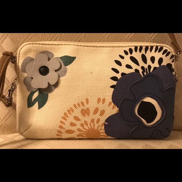 Relic Crossbody Handbag and Pouch - Picture 3 of 8